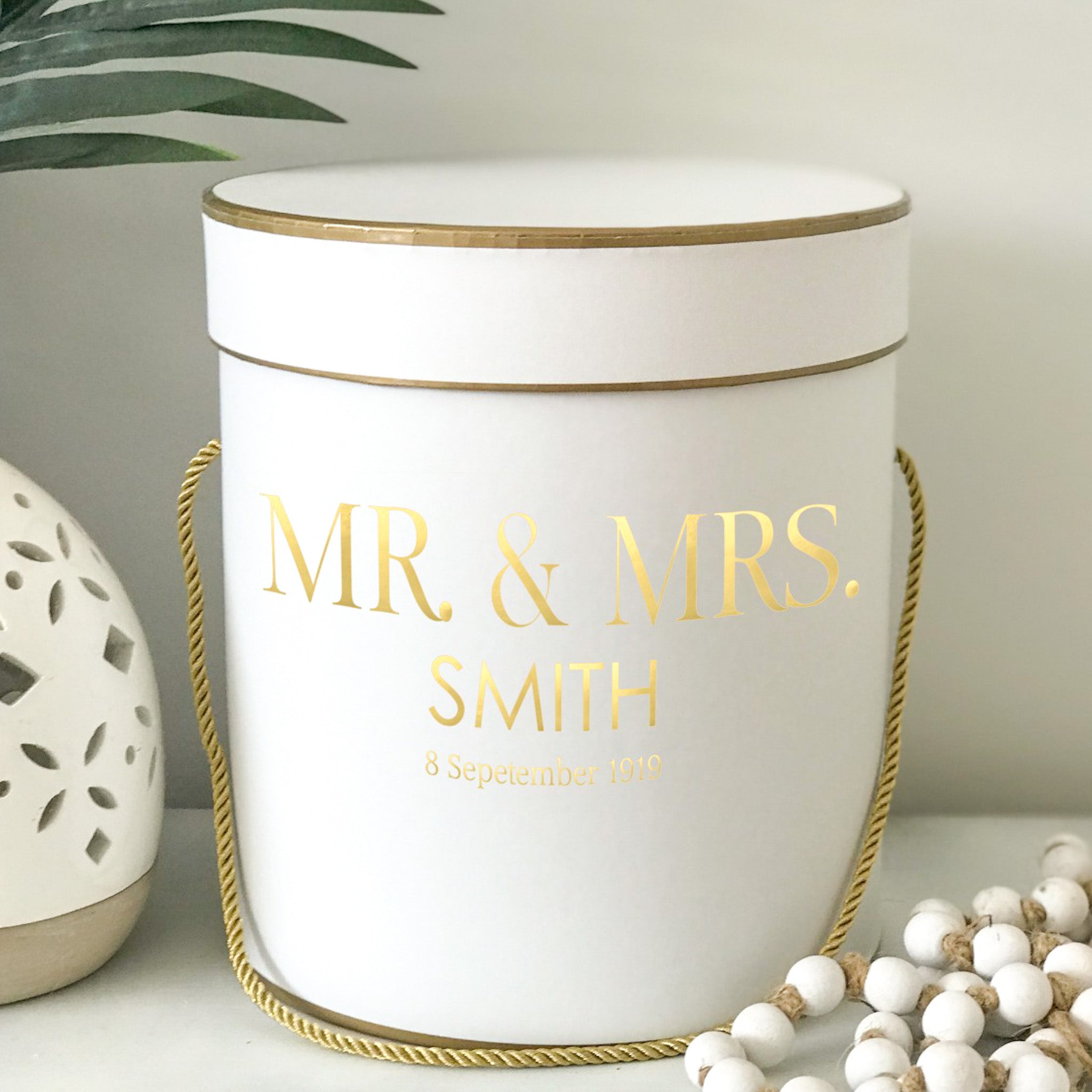 Round Hat Boxes White with Gold Trim